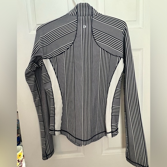 Lululemon Define Jacket - Picture 3 of 7